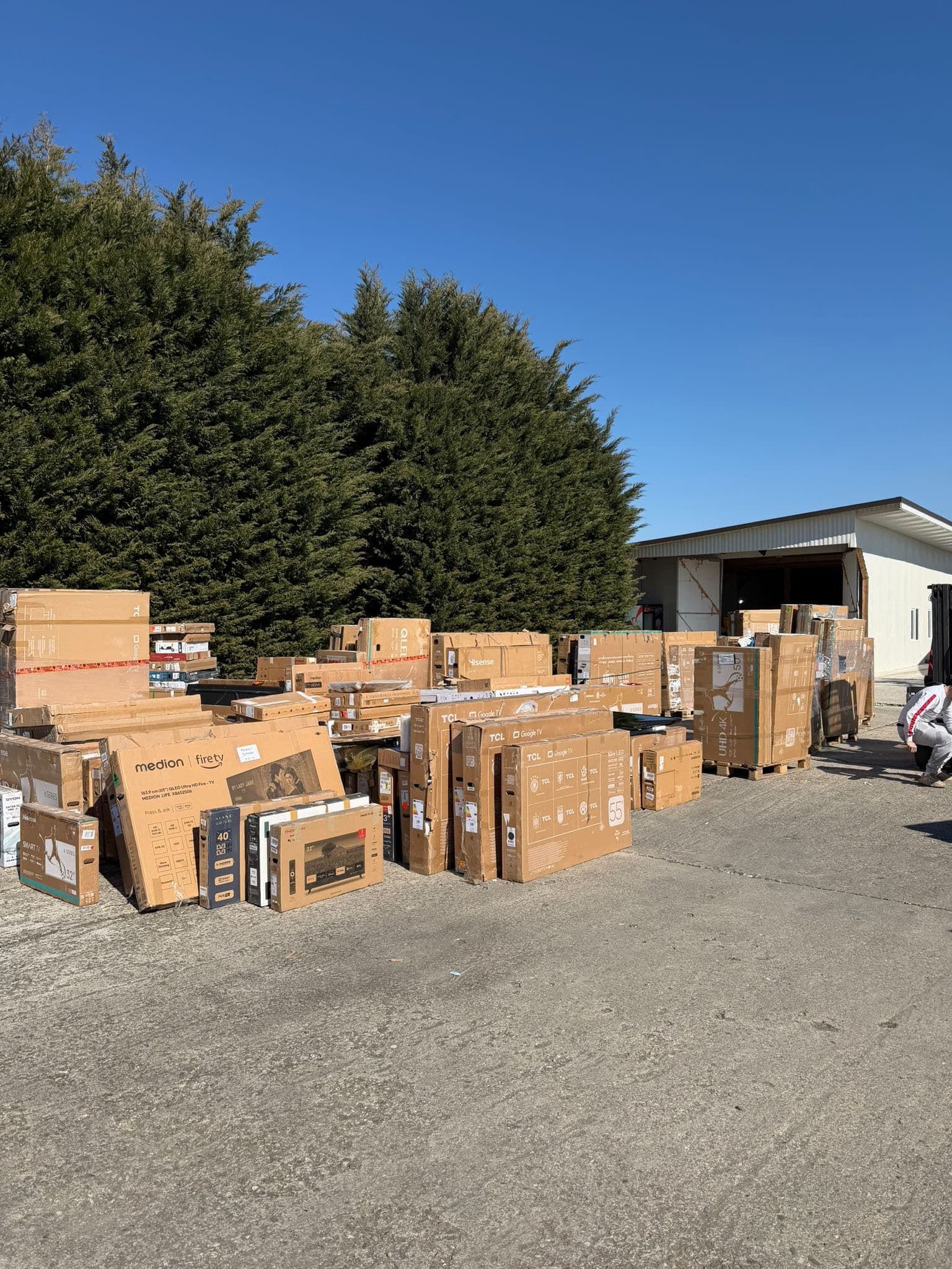 3rd party MARKETPLACE OFFER: Batch of untested TVs – returns from Amazon.